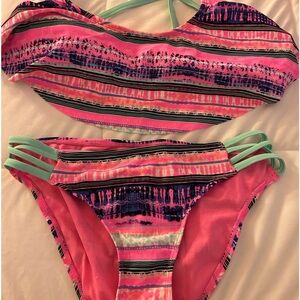 Striped.swim suit